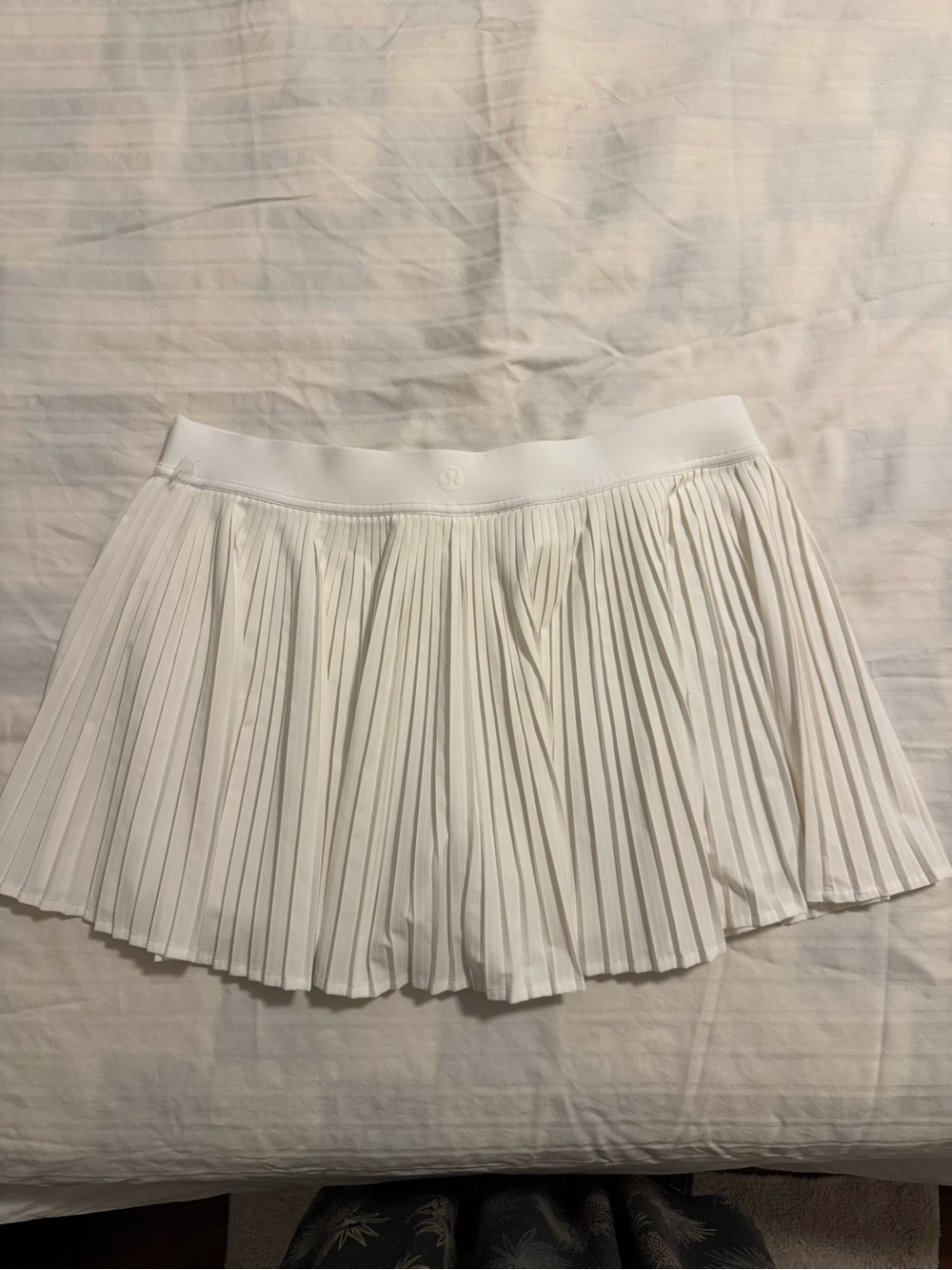 Lululemon Varsity High-Rise Pleated Tennis Skirt in White - SIZE 10